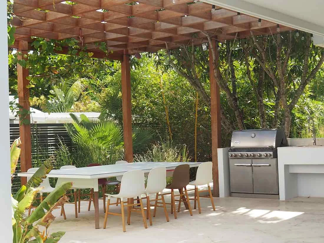 Out-door dining
