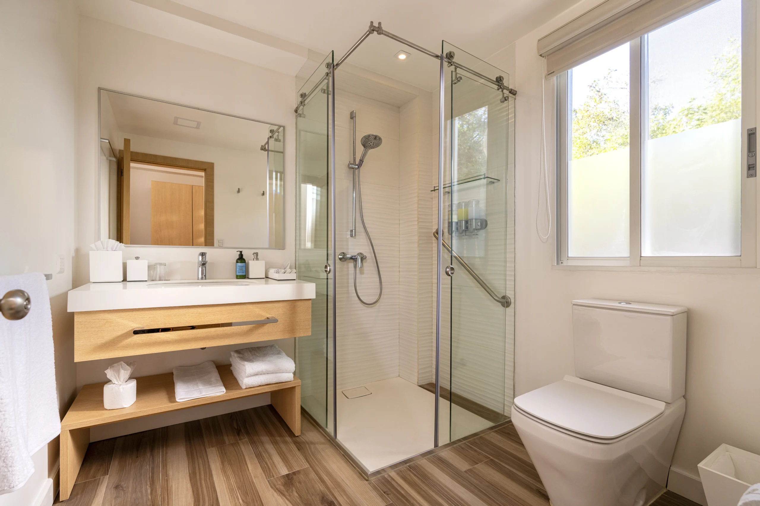 Suites bathroom
