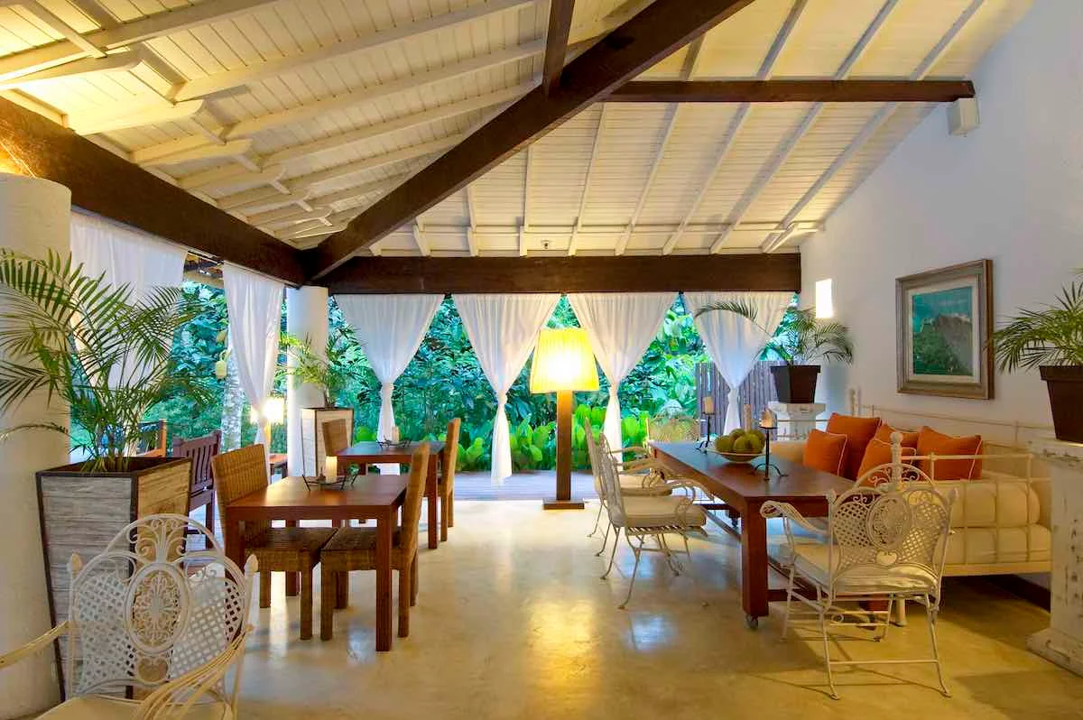 Lobby deck