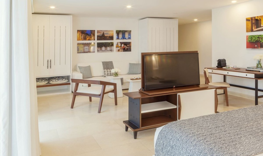 Nacar Hotel, Curio Collection by Hilton