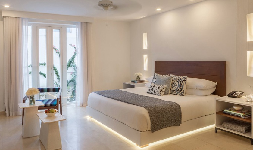 Nacar Hotel, Curio Collection by Hilton