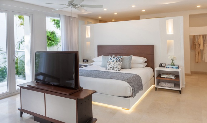 Nacar Hotel, Curio Collection by Hilton