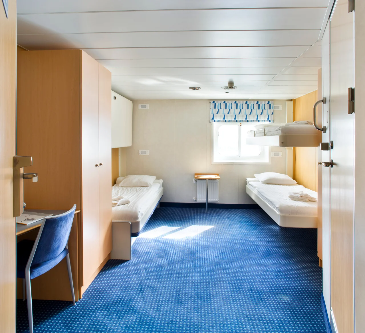 Tom Arban_0000_twin cabin 321_4Mb.jpg