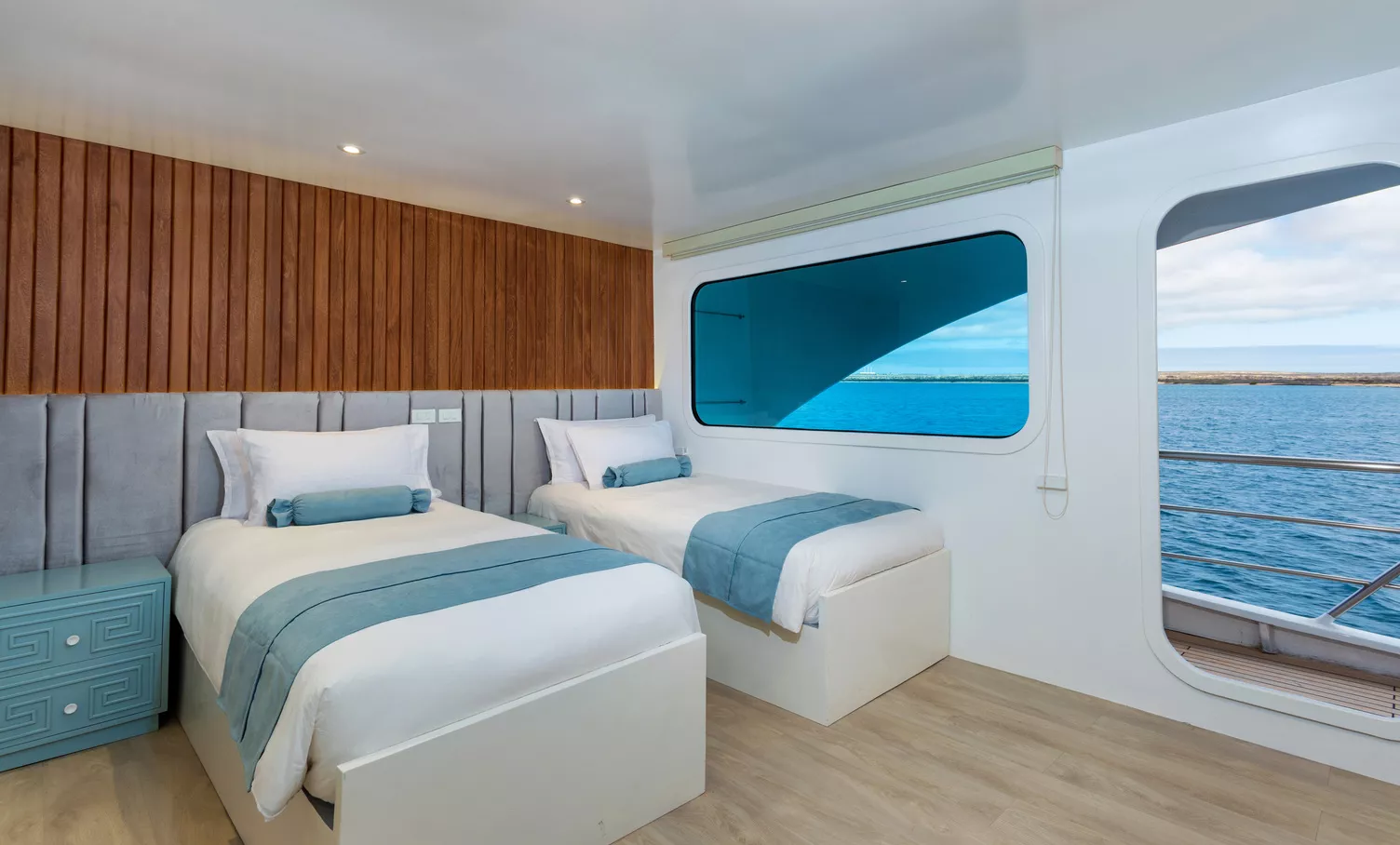 Double cabin