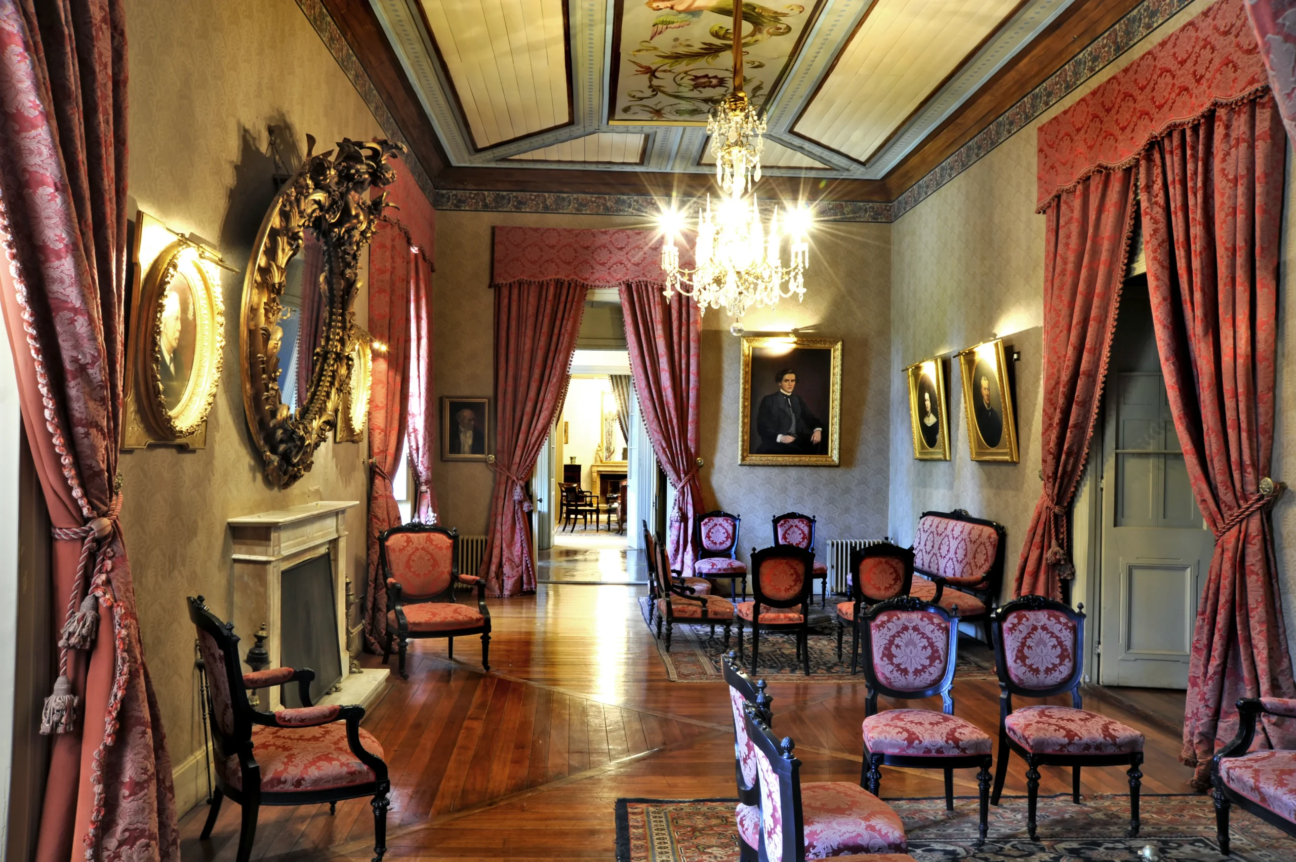 Red Lounge