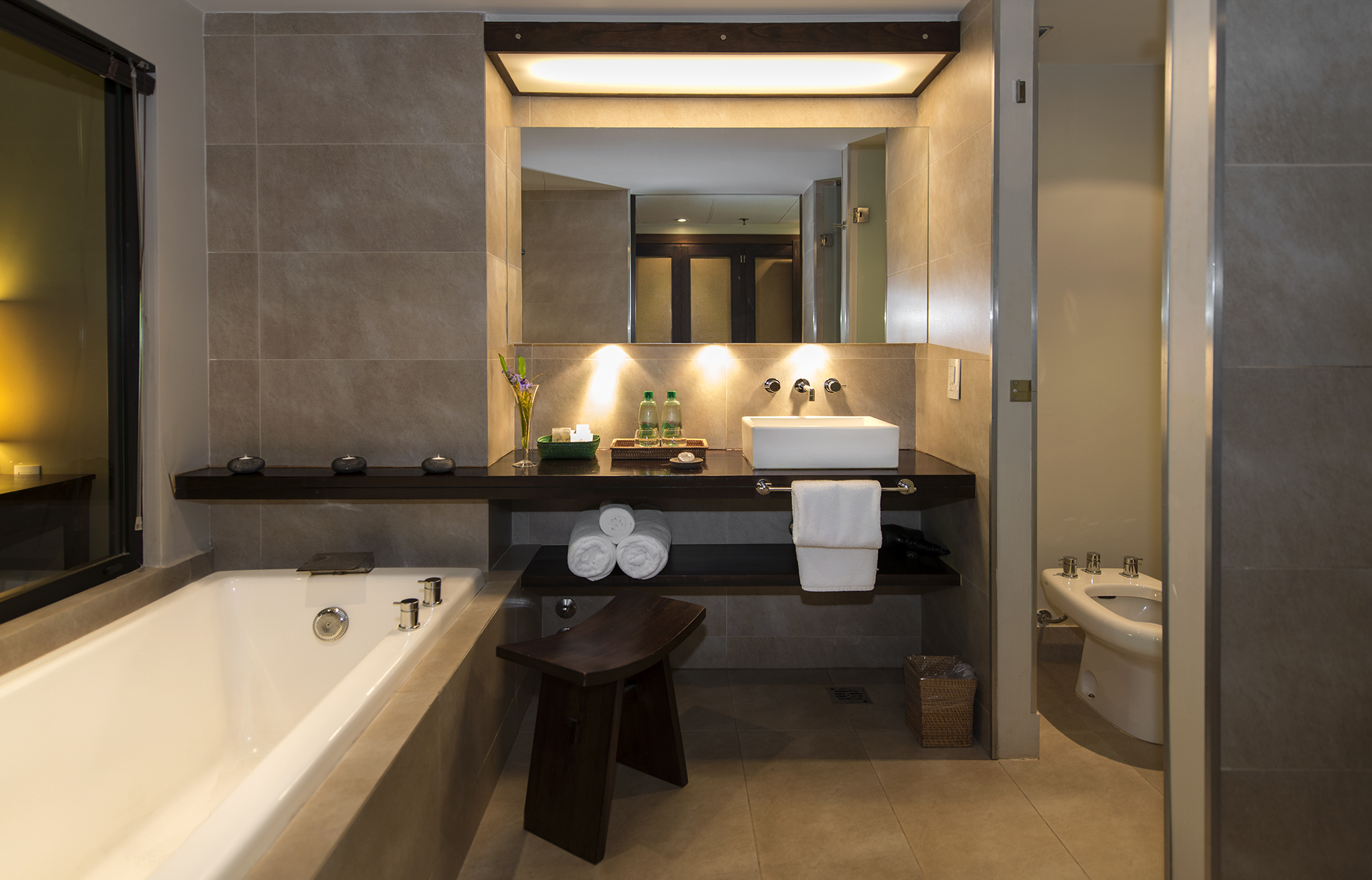 Loi Junior Studio Bathroom