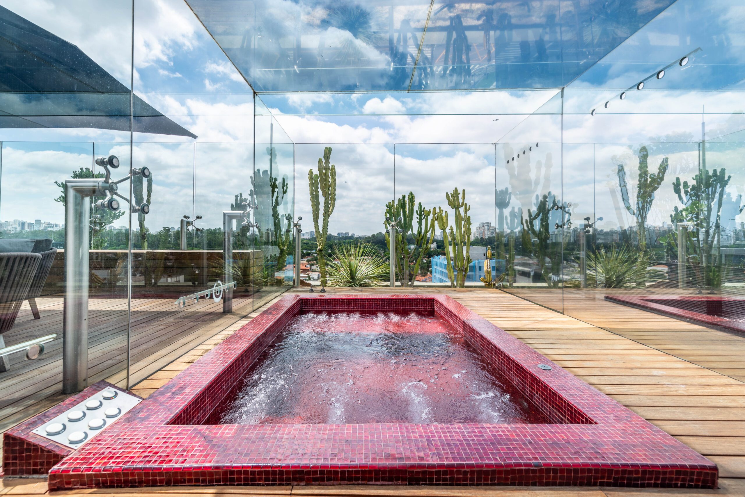 Oasis Suite - Pool