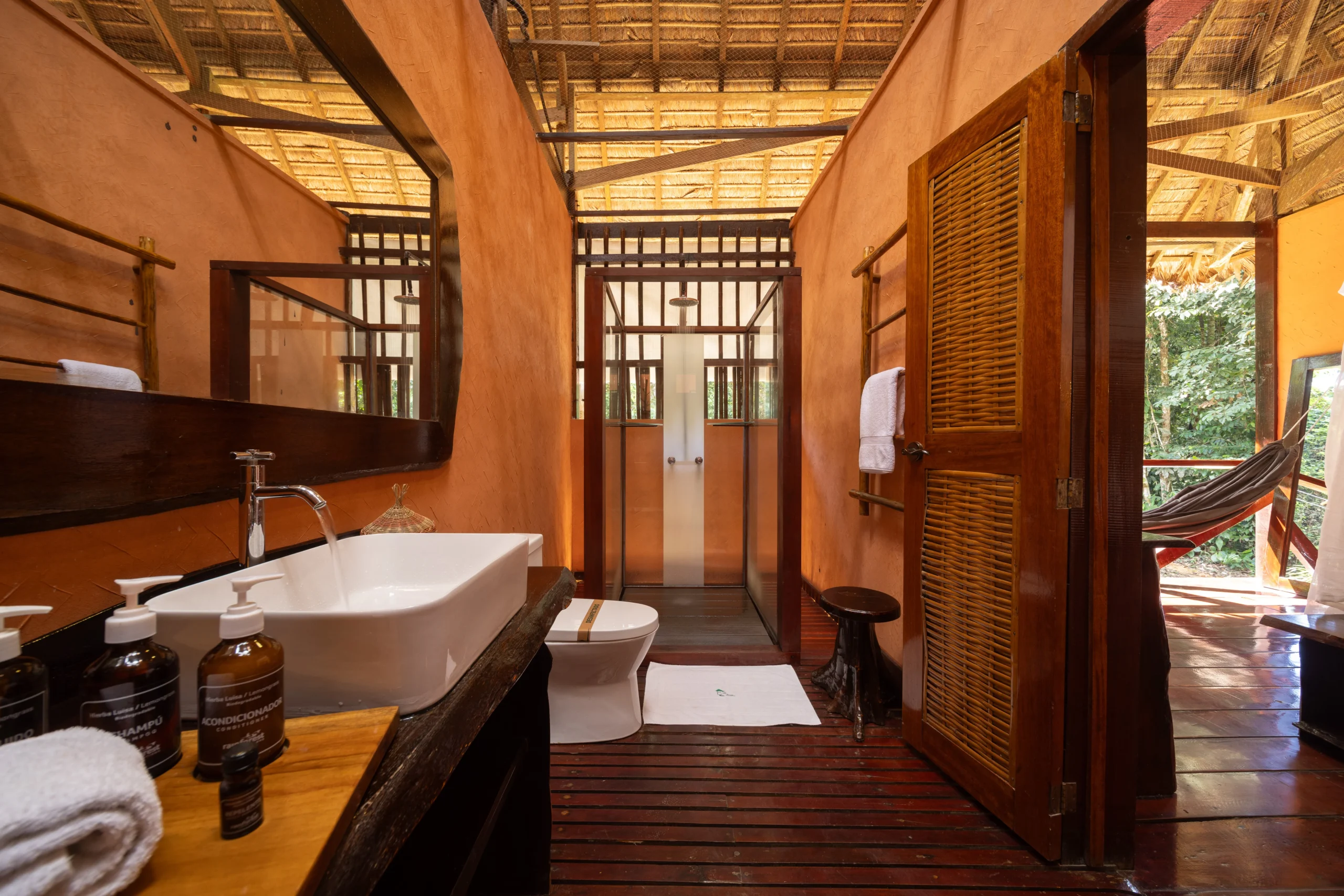 Suite Bathroom