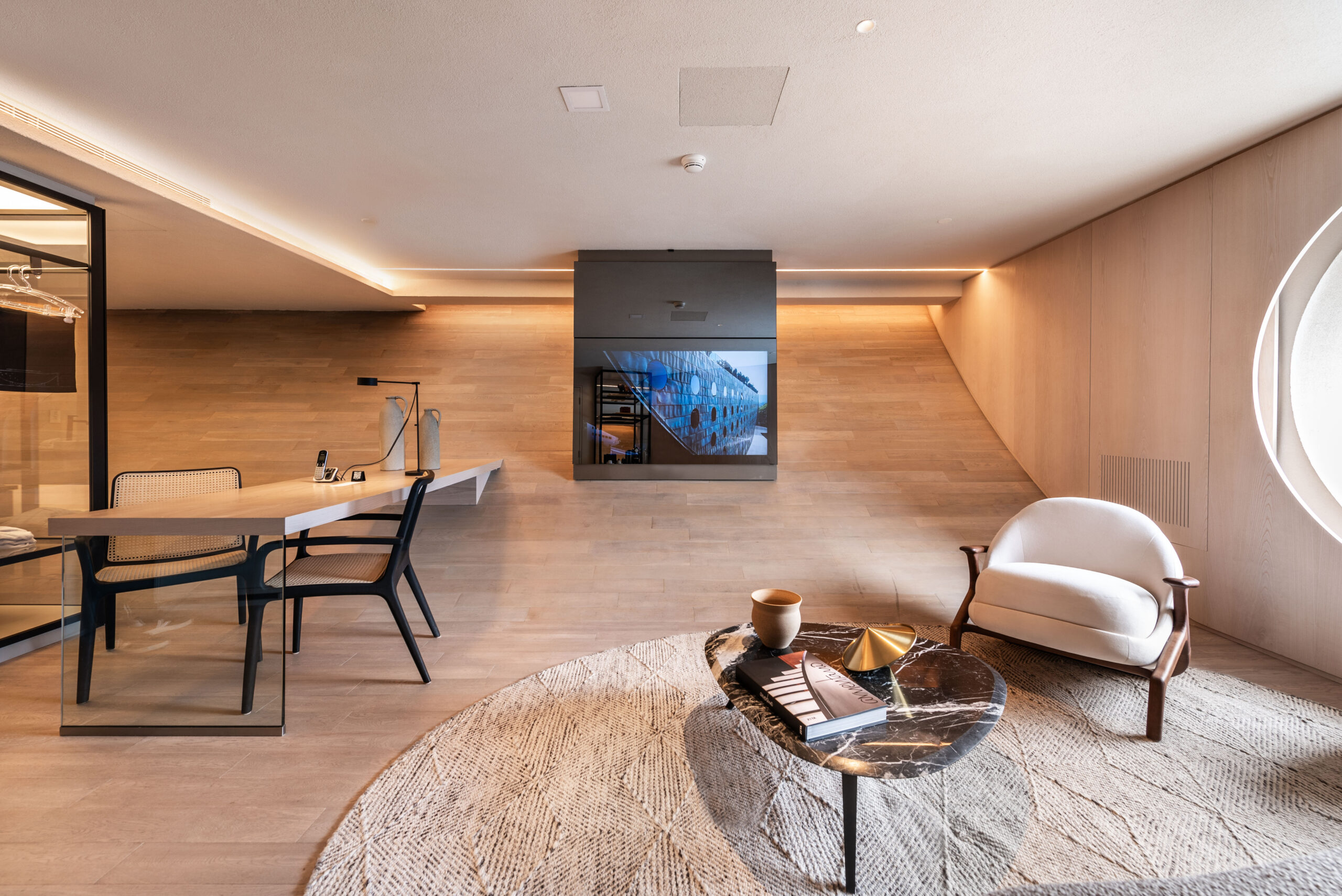 Rodeo Drive Suite - Living space