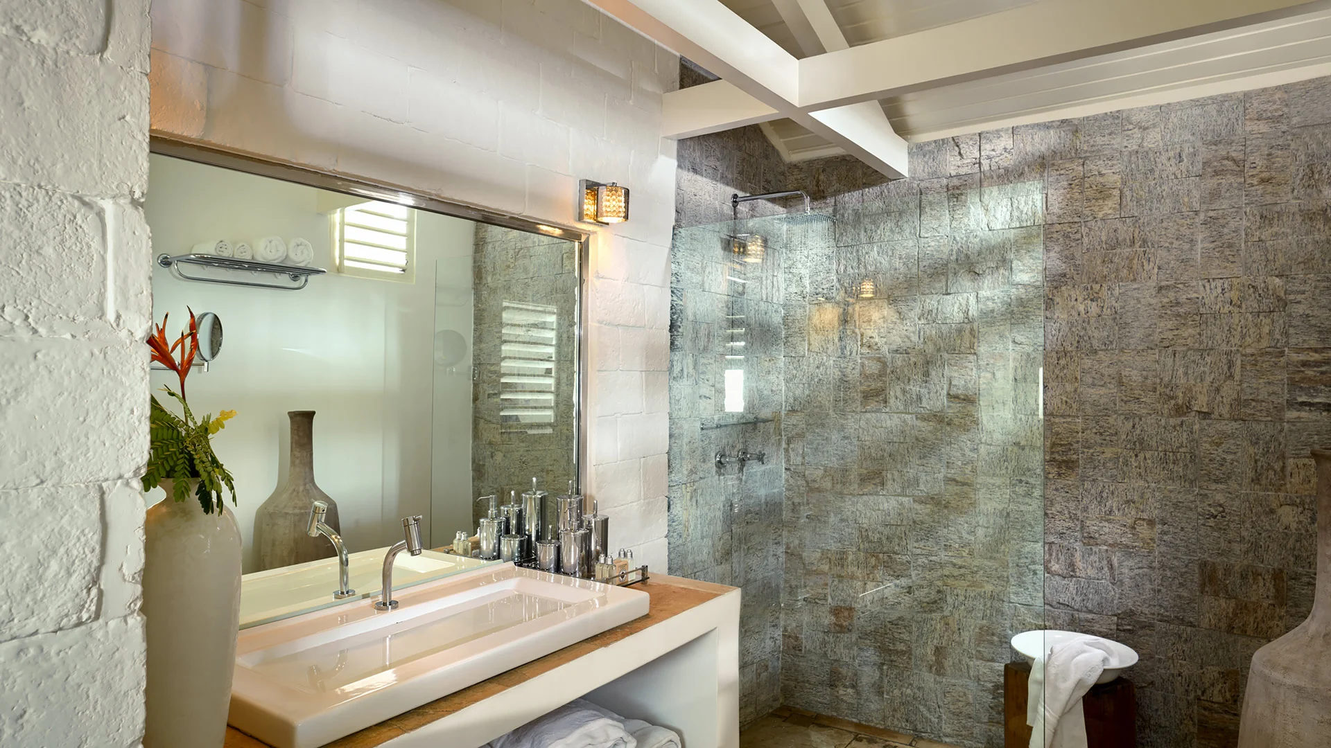 Poolside Suites - Bathroom