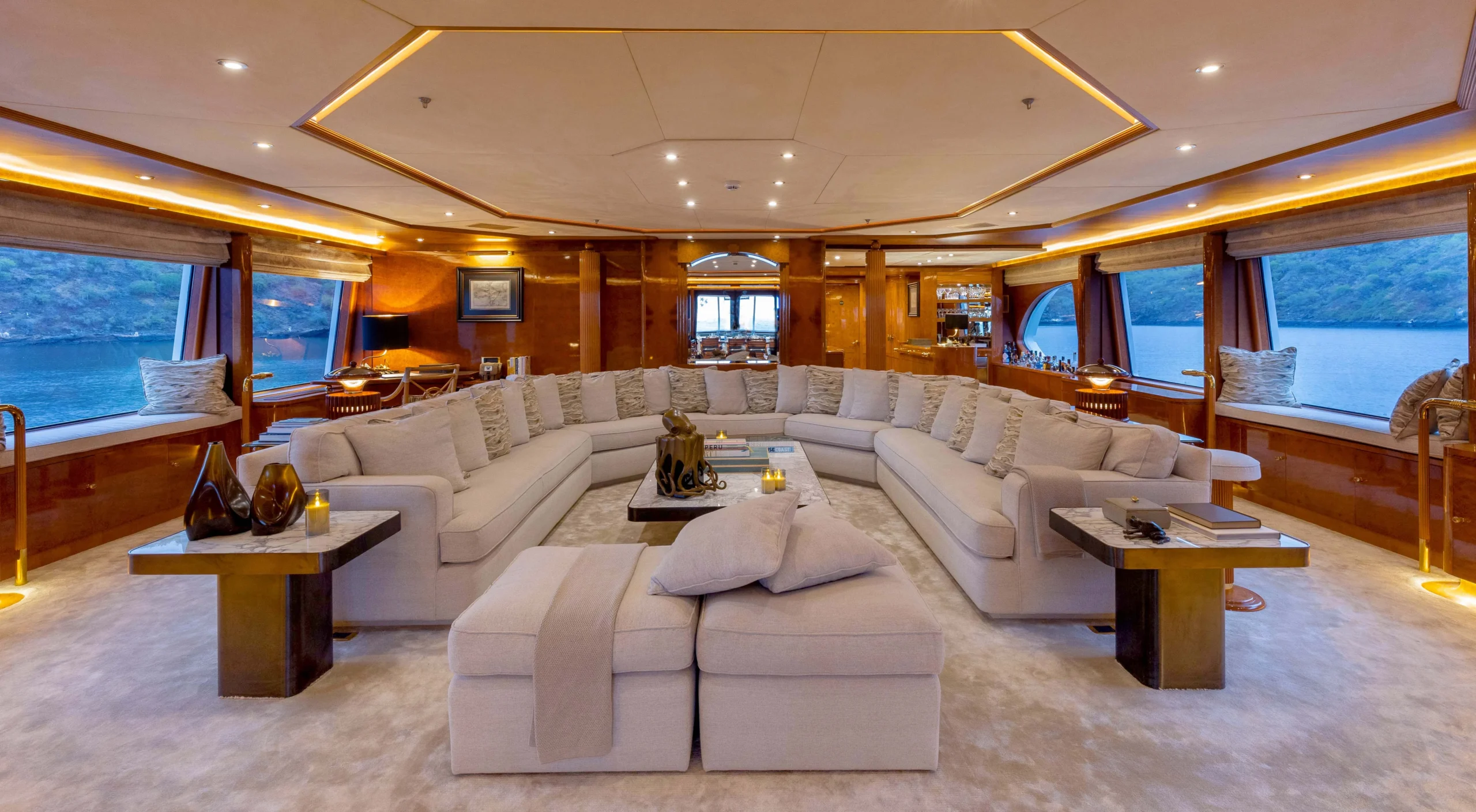 Paranomic Lounge