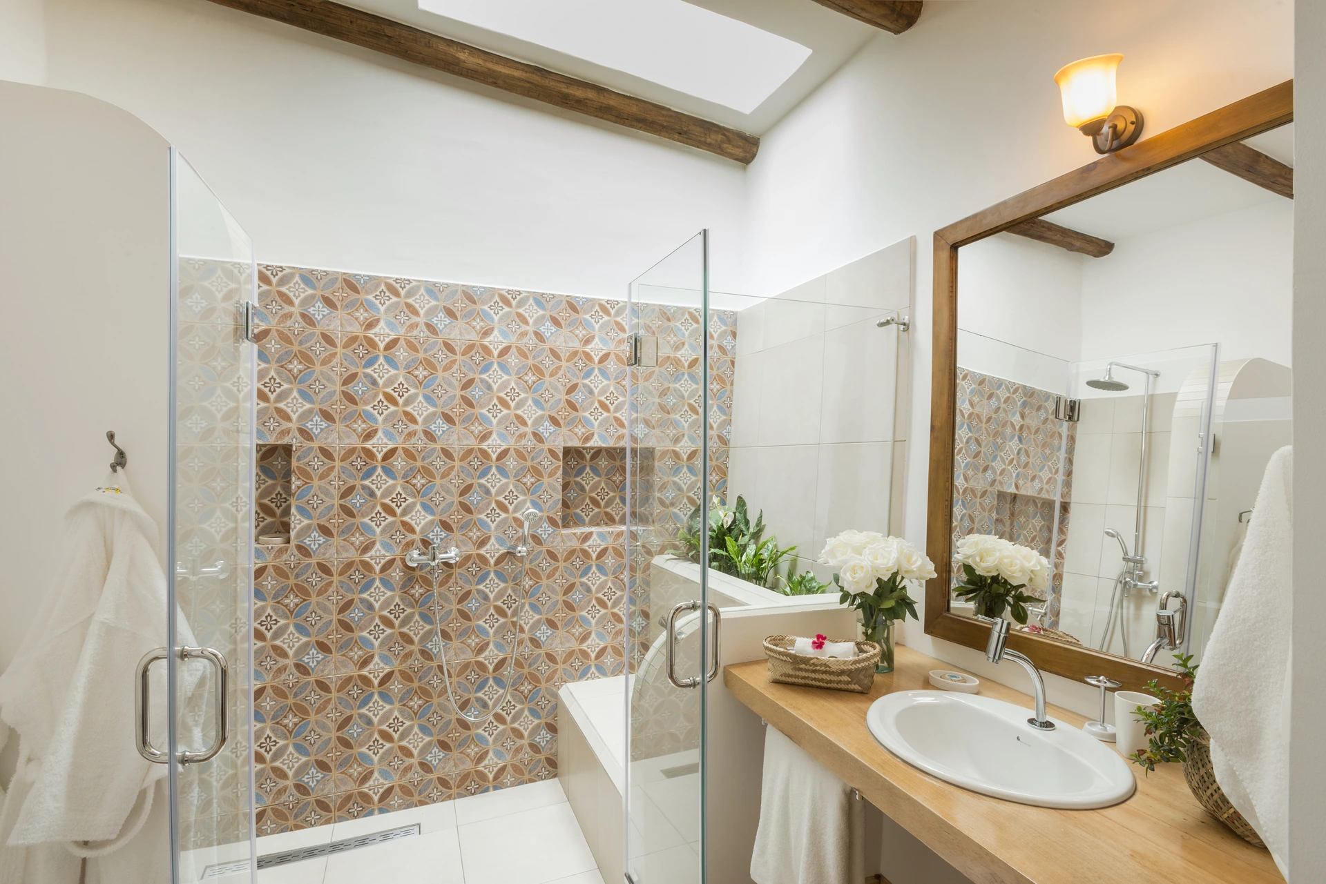 Hacienda Zuleta Junior Suite Bathroom