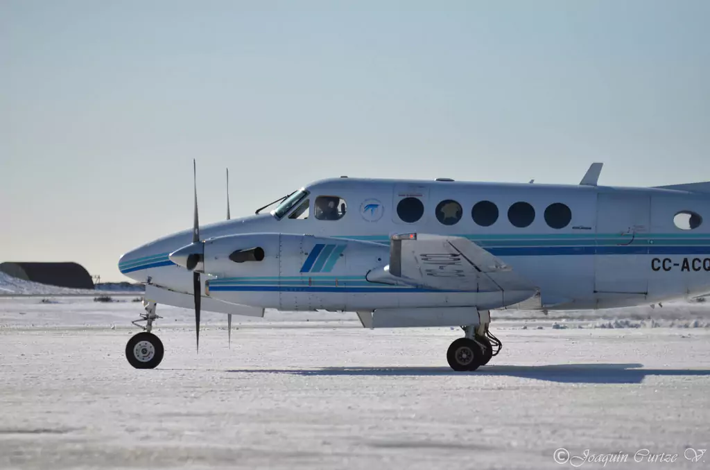 Beechcraft King Air 300