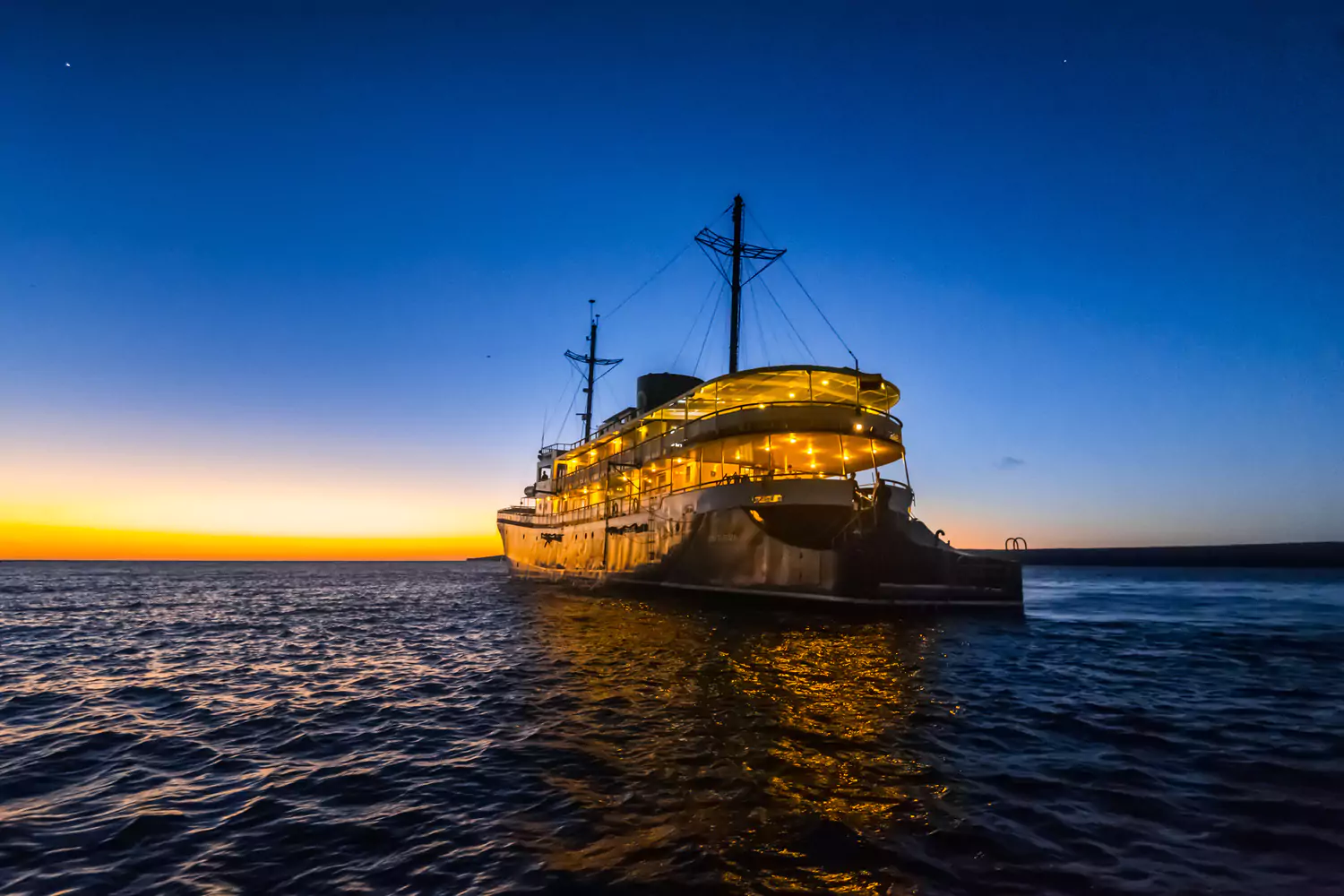 Evolution Motor Yacht