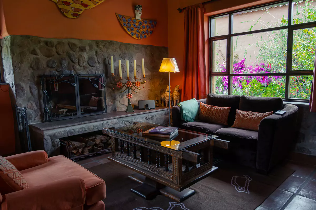 Deluxe Living Room - Sol y Luna