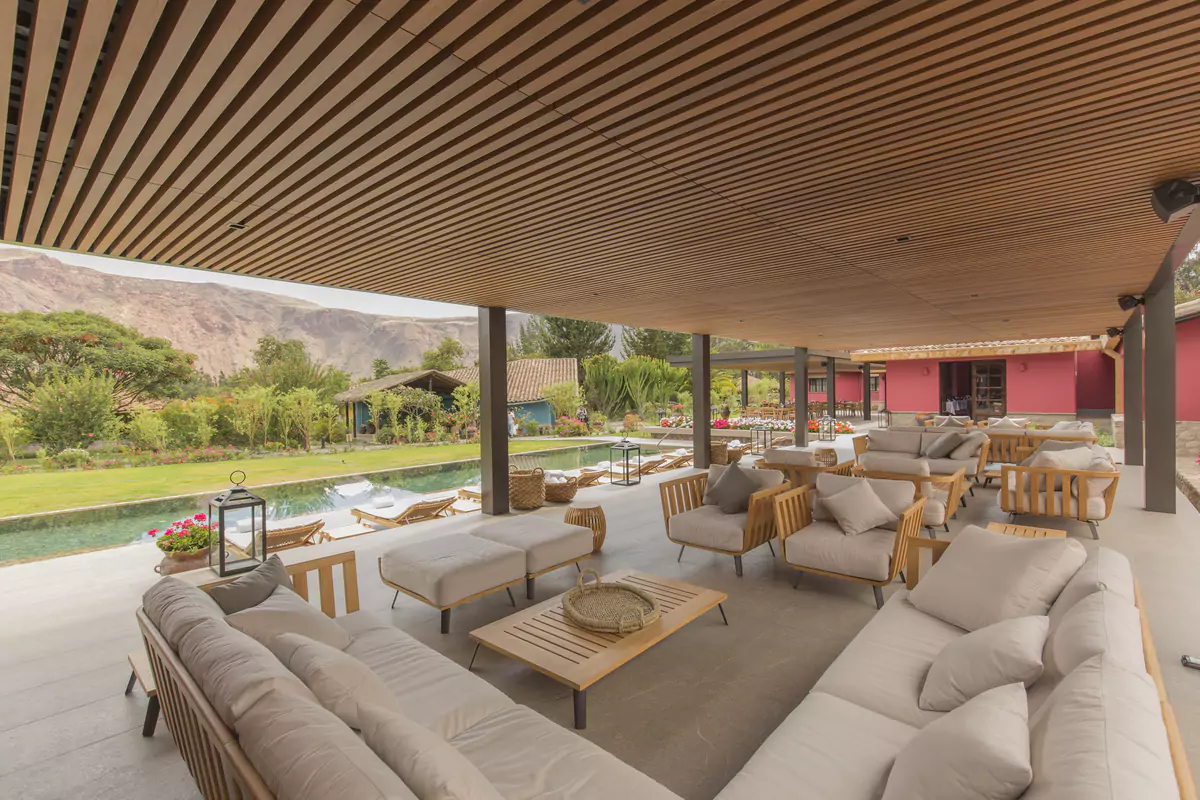 Sol y Luna Lounge Area