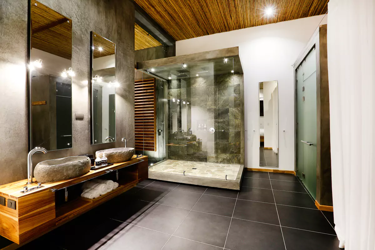 Kura Infinity Suite Bathroom