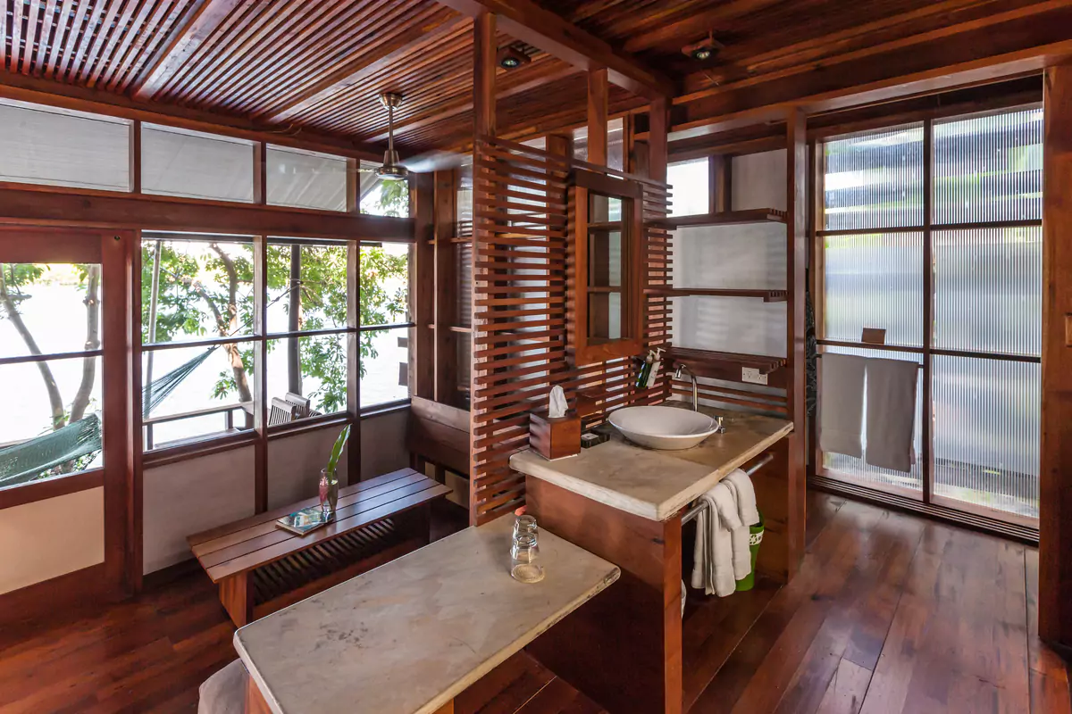 Downstairs Bathroom Jicaro