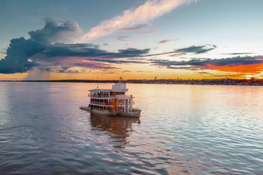Delfin luxury cruise in Peru's Amazon Basin