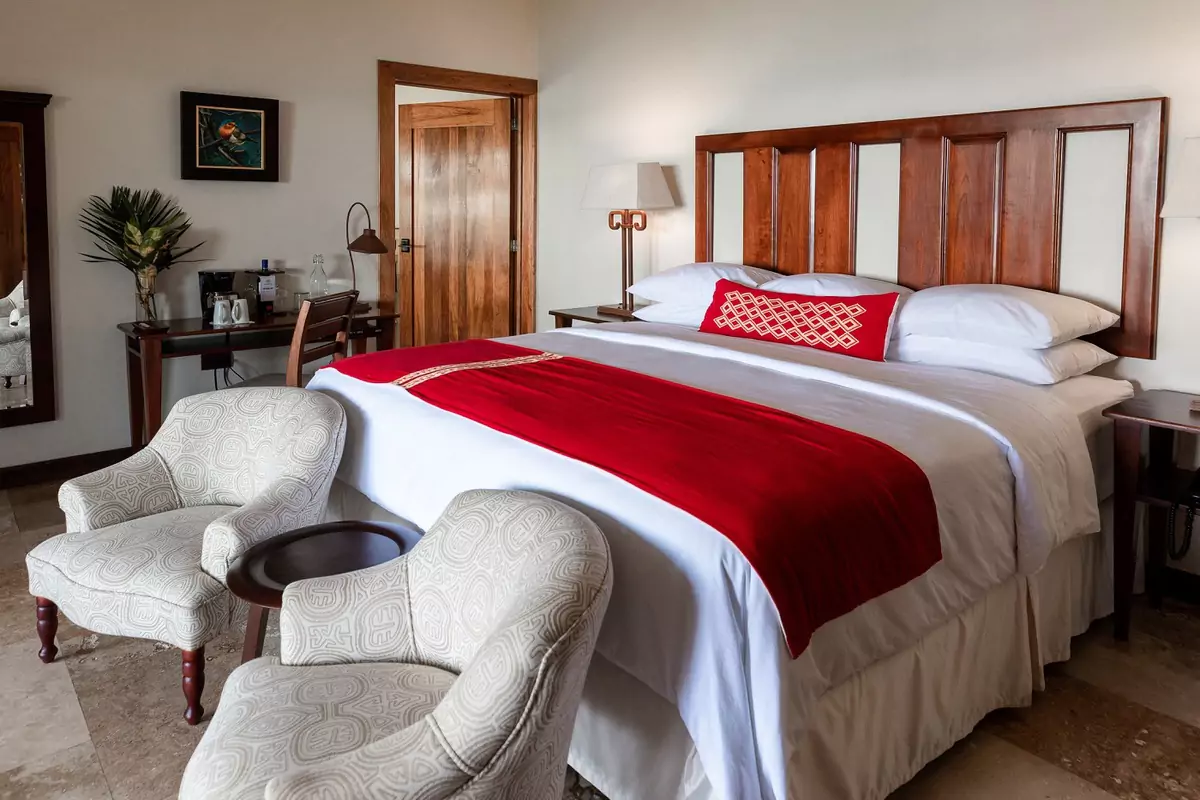 Bolontiku Lake View Suite