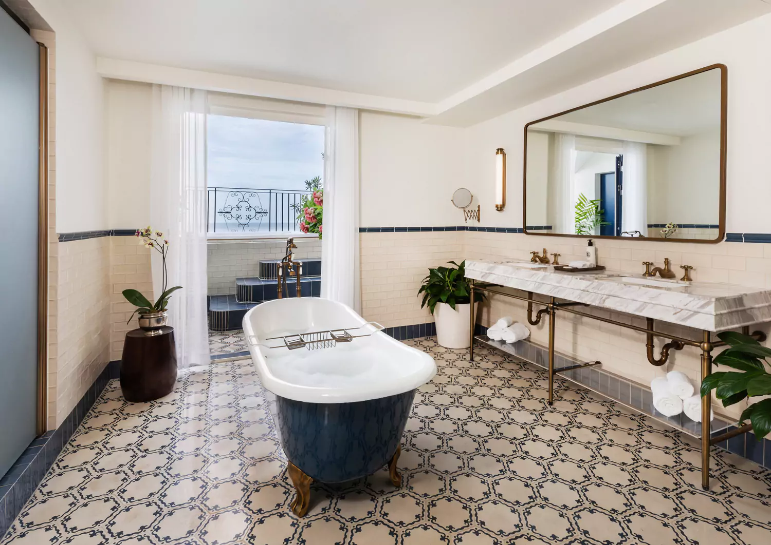 Sofitel Legend Casco Viejo - Imperial Ocean Front Suite Bathroom
