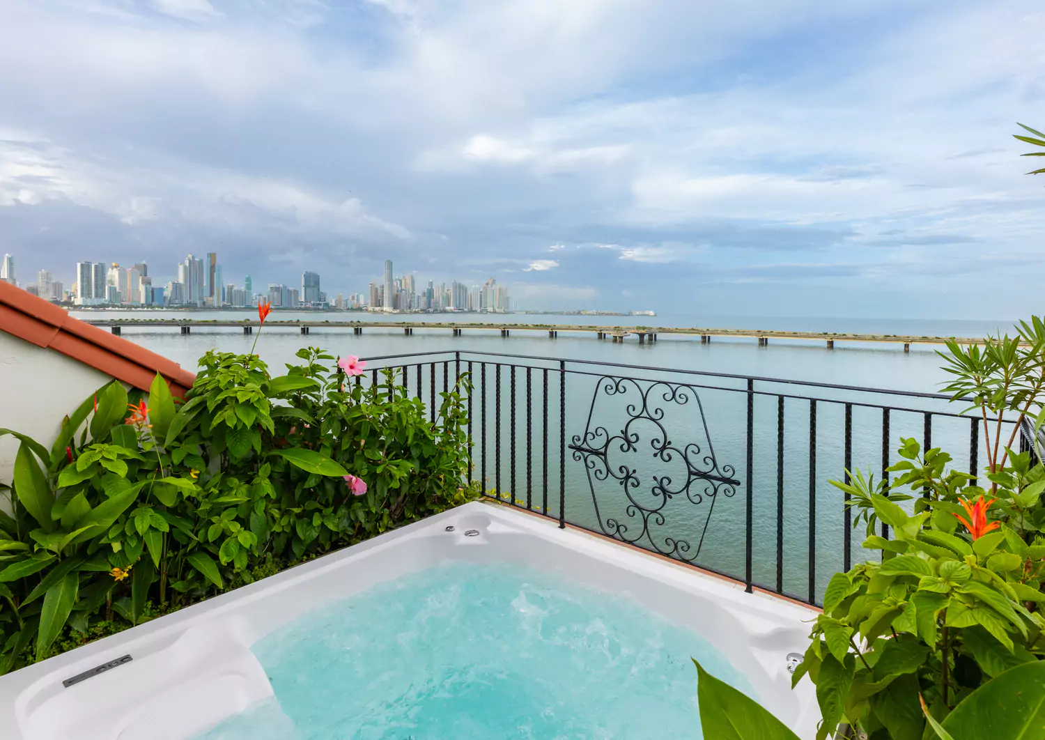 Sofitel Legend Casco Viejo - Imperial Ocean Front Suite Jacuzzi