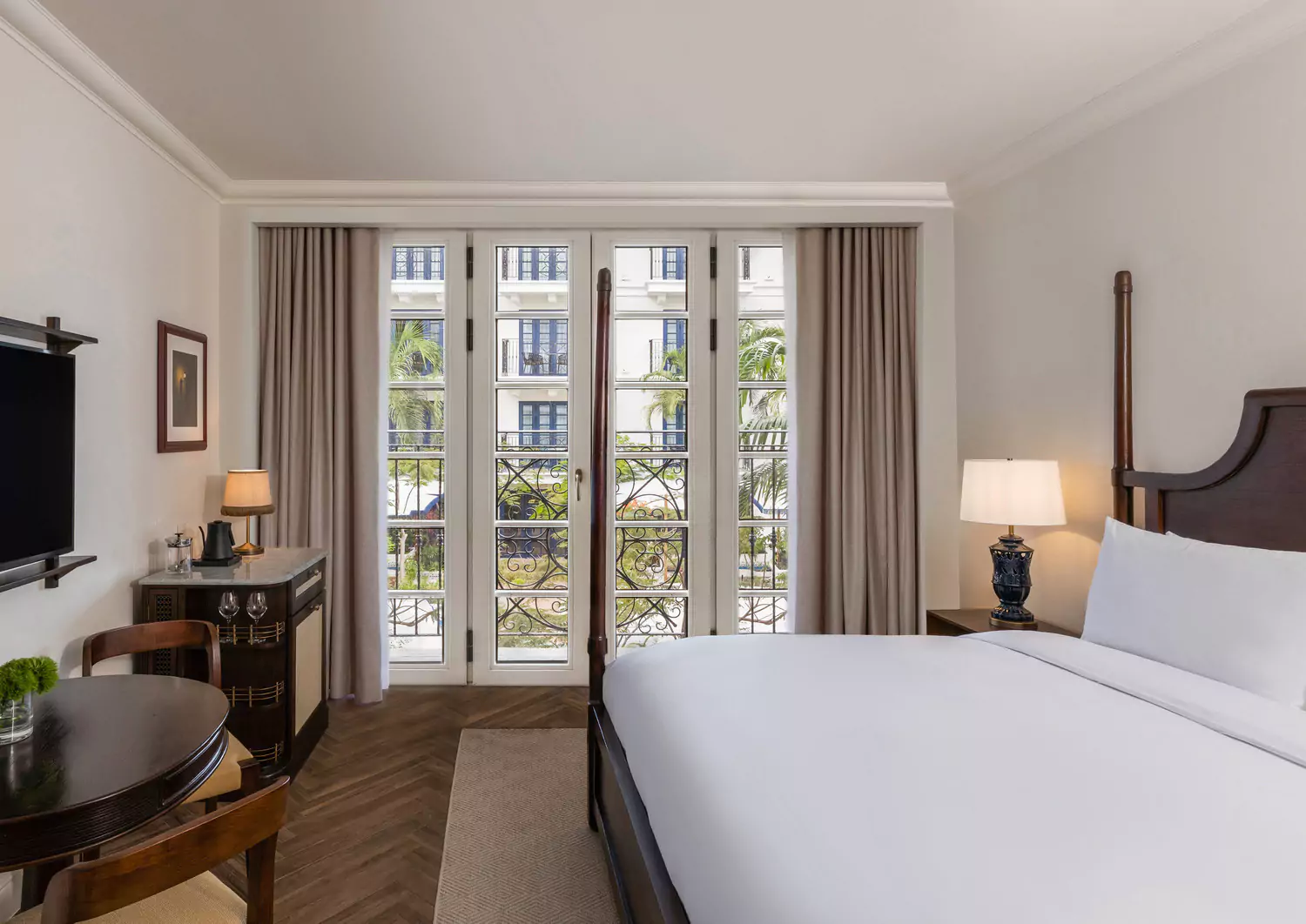 Superior King Plaza View Room - Sofitel Legend Casco Viejo